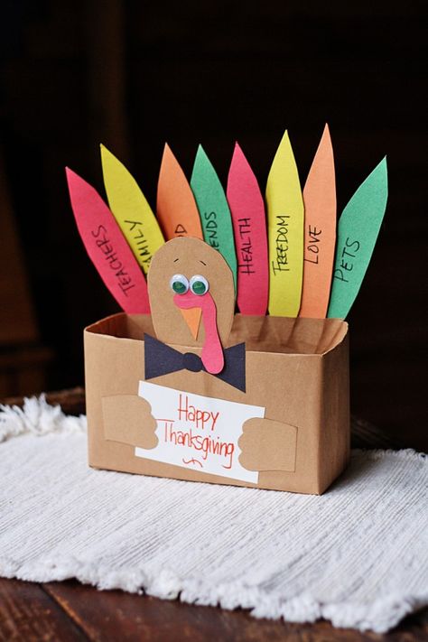 Cereal Box Thankful Turkey -Would be fun to make and then have students write complements/ thankful for... statements to each other. Kind of like Thanksgiving "valentines"! Thanksgiving Table Settings Dollar Store, Thanksgiving Decorations Diy Table, Thanksgiving Games For Adults, Diy Snowman Decorations, Thankful Turkey, Fun Halloween Party Games, Thanksgiving Turkey Craft, Turkey Disguise, November Crafts