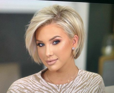 "bixie" Haircut 2022 Long, Textured Asymmetrical Bob, Bob Lung, Savannah Chrisley, Kort Bob, Highlight And Contour, Chin Length Hair, Bob Haircut For Fine Hair, Messy Short Hair