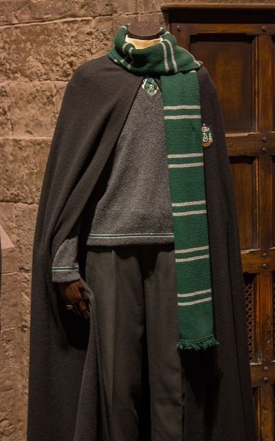 Hogwarts Winter Uniform, Male Slytherin Uniform, Slithering Scarf, Crochet Slytherin Scarf, Slytherin Uniform Boys, Slytherin Outfit Uniform, Hogwarts Uniform Slytherin, Hogwarts School Uniform, Slytherin Scarf