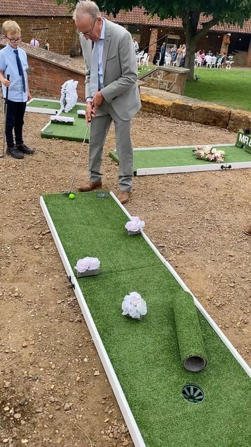 Mini Golf Hole Ideas, Wedding Mini Golf, Mini Golf Course Diy, Teepee Wedding Ideas, Mini Golf Party, Wedding Lawn Games, Mini Putt, Lawn Games Wedding, Ideas Bodas