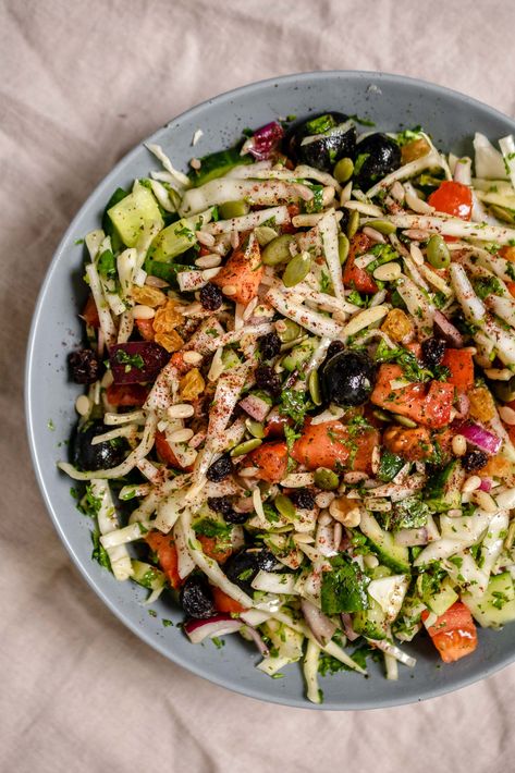 Mediterranean Cabbage Salad - Apron & Whisk Mediterranean Cabbage Salad, Mallorca Recipe, Middle Eastern Salads, Diner Ideas, Meat Salad, Vegetarian Foods, Mediterranean Salad, Vegetarian Lunch, White Bean Soup