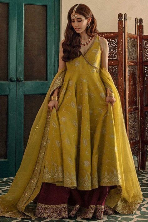 Shah Jahan, Zara Shahjahan, Bridal Mehndi Dresses, Desi Dress, Latest Bridal Dresses, Traditional Indian Dress, Pakistani Wedding Outfits, Pakistani Fancy Dresses, Traditional Indian Outfits