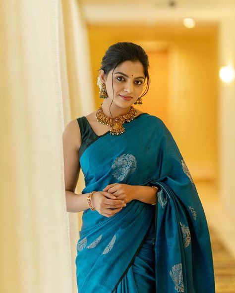 Nikhila Vimal (@nikhilavimalofficial) • Instagram photos and videos Nikhila Vimal, Girls Dresses Diy, New Saree Designs, Saree Photoshoot, Satin Saree, Saree Models, Bollywood Girls, Saree Look