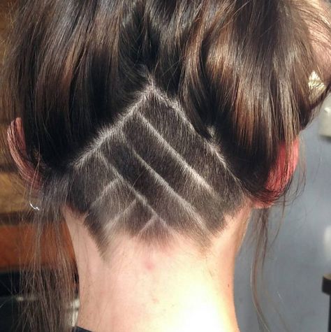 Triangle Undercut Design, Triangle Undercut Women, Undercut Triangle, Undercut Lines, Undercut Hair Designs, Shave Hair, Undercut Haircut, Undercut Hairstyles Women, Undercut Long Hair