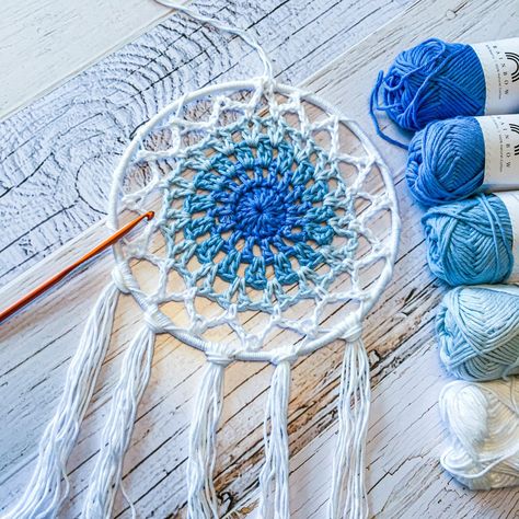 Easy Mandala Dreamcatcher – Free Crochet Pattern & Video Tutorial – Light and Joy Designs Crochet Dreamcatcher Pattern Free, Crochet Dreamcatcher Pattern, Mandala Dreamcatcher, Magic Decor, Wall Hanging Decorations, Macrame Designs, Dream Catcher Patterns, Crochet Wall Hanging, Easy Mandala