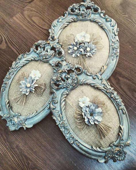 Frames With Flowers, Picture Frame Crafts, Deco Rose, Shabby Chic Frames, Shabby Chic Crafts, Iron Orchid Designs, Shabby Chic Diy, 자수 디자인, Frame Crafts