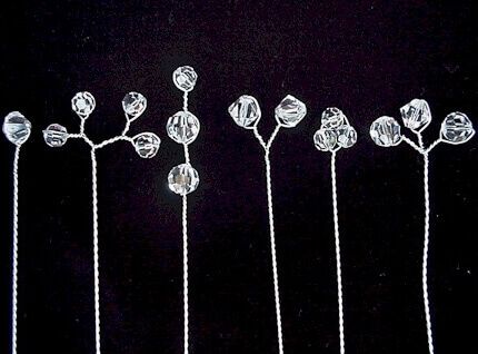 How to Make Crystal Stems to Add Sparkle to Flower Arrangements and Wedding Bouquets How To Make Crystals, Crystal Bouquet, Bridal Business, Bead Hair Accessories, Wire Flowers, Diy Wedding Bouquet, Brooch Bouquets, Diy Brides, Diy Crystals