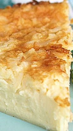 Impossible Coconut Custard Pie, Impossible Coconut Pie, Coconut Pie Recipe, Southern Recipes Desserts, Coconut Cream Pie Recipes, Beaux Desserts, Coconut Dessert, Coconut Custard Pie, Southern Desserts