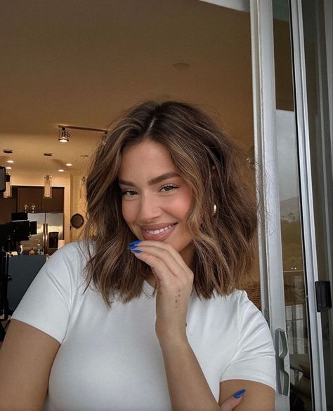 Haircut, hair inspiration, aesthetic, short hair Ally Yost Hair, Ally Yost, Humidity Hair, Dark Brunette Hair, Hair Color Underneath, Brown Hair Looks, Hair Curling Tips, Short Brown Hair, Hairstyle Inspo