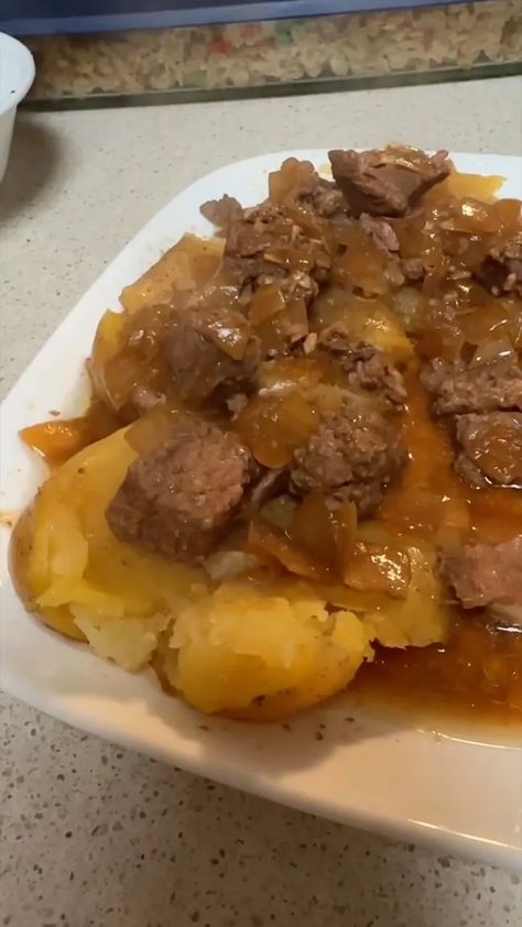 Butter Beef Crockpot, Madison Loethen, Stew Meat And Potatoes, Butter Beef, Garlic Beef, Crockpot Recipes Beef Stew, Crock Pot Potatoes, Beef Ragu, Slow Cooker Recipes Beef