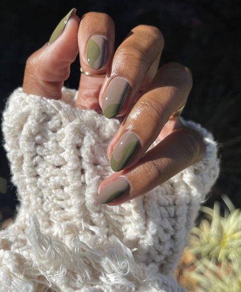 Earth Toned Nails, Earth Tone Nails Designs, Neutral Winter Nails, Monochromatic Nails, Nails Elegant, Winter Manicure, Winter Nail Ideas, Classic French Manicure, White Tip