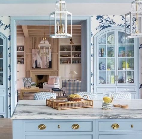 A Dynamic Design Design Duo in Kentucky: Gretchen & Jason Black - The Glam Pad Gretchen Black, Blue Kitchen Designs, Blue And White Wallpaper, Mixing Patterns, Glam Pad, Cottages And Bungalows, Cottage Kitchens, Beautiful Spaces, Creative Eye