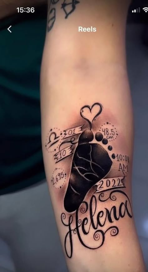 Tattoos For Siblings, Mutterschaft Tattoos, Baby Footprint Tattoo, Matching Tattoos For Siblings, Traditional Heart Tattoos, Rip Tattoo, Girl Thigh Tattoos, Baby Tattoo Designs