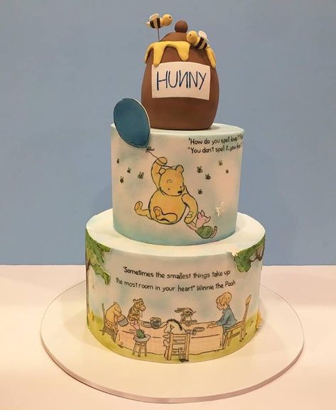 Winnie The Pooh Cake 2 Tier, Winnie The Pooh Classic Cake, Vintage Winnie The Pooh Cake Ideas, Vintage Winnie The Pooh Cake, Classic Winnie The Pooh Cake, Brown Baby Shower Ideas, Babby Shower, Pooh Cake, Baby First Birthday Themes