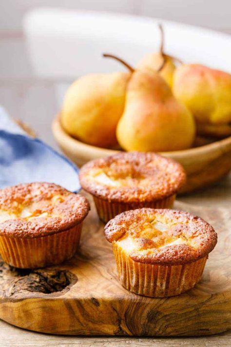 Pear Paleo Muffins Paleo Lemon Blueberry Muffins, Paleo Muffin Recipes, Paleo Banana Muffins, Pear Muffins, Muffins Paleo, Almond Flour Muffins, Paleo Muffins, Sweet Potato Muffins, Pumpkin Chocolate Chip Muffins