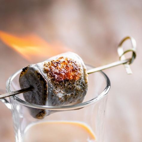 Jenn Davis on Instagram: "Lightly toasted or full flaming marshmallow?!🔥 . I like a little char with my sugar, so I’m all about a flaming marshmallow!🙌🏻 . Campfire Cocktails for everyone 🔥🥃 . Rum, Irish Cream, And Marshmallow Simple Syrup 👩‍🍳 . Cheers to you💛 . . Recipe Link in Bio⬆️ . . . . . . . . . #tastytreats #thirstythursdays #foodblogfeed #cocktailsofinstagram #feedfeedcocktails #recipeoftheday #toastedmarshmallow #cocktailrecipes #fallrecipes #campfire🔥 #fallrecipes #drinkspirat Flaming Marshmallow, Campfire Cocktails, Marshmallow Campfire, Toasted Marshmallow, Irish Cream, Simple Syrup, Recipe Of The Day, Marshmallows, Campfire