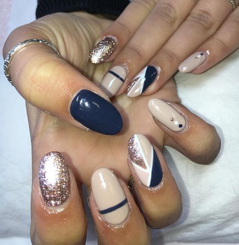 Navy Blue And Rose Gold Gender Reveal Nails, Navy And Beige Nails, Navy And Tan Nails, Rose Gold Navy Nails, Nude And Navy Nails, Rose Gold Manicure, Nail Dipping Powder Colors, Navy Nails, Blue Gel Nails