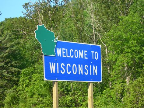 13 Things Wisconsinites Wish Everyone Else Knew About Our Home Dakota Outfits, Wisconsin Pride, Exploring Wisconsin, State Signs, Wisconsin Travel, We Buy Houses, Funny Animal Quotes, Celebrity Travel, North Dakota