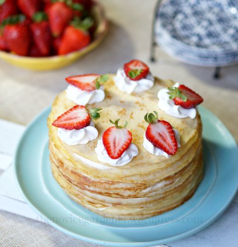 Mille Crepe Cake Aesthetic, Crepe Lasagna, Crepe Cake Aesthetic, Strawberry Crepe Cake Recipe, Food Flicks, Pancake Aesthetic, Strawberry Crepe Cake, Best Macaron Recipe, Mille Crepe Cake