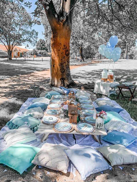 Birthday Party Sleepover, Picnic Date Food, Boho Garden Party, Party Sleepover, Blue Picnic, Party Dress Inspiration, Sleepover Birthday, Backyard Birthday Parties, Picnic Birthday Party