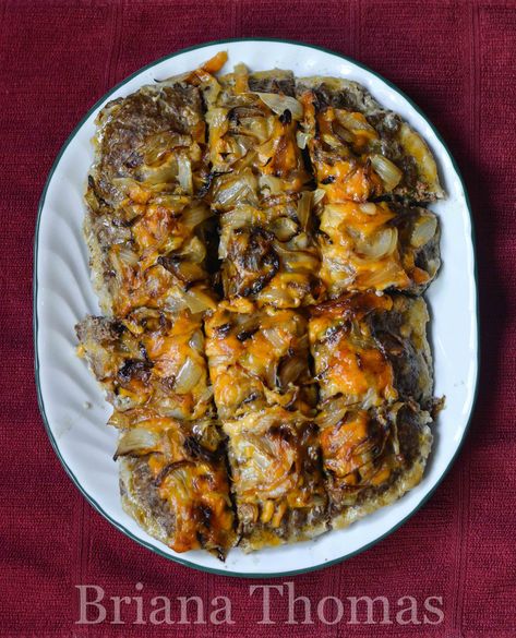 This Southwestern Meatloaf has a mouthwatering topping of fried onions and cheese that bubbles deliciously in the oven! THM:S, gluten/nut free, low carb Southwestern Meatloaf, Trim Healthy Mama Recipes Dinner, Thm Dinner, Meatloaf Ingredients, Trim Healthy Mama Recipes, Mama Recipe, Thm Recipes, Trim Healthy Mama, Ground Chicken