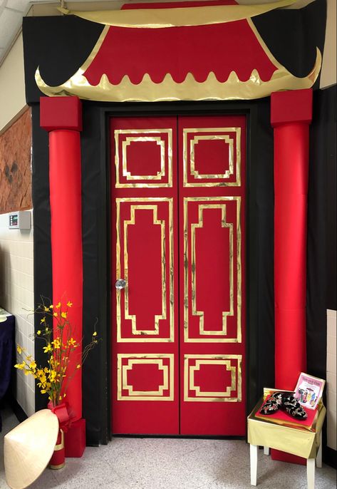 Japan Classroom Door Decoration, Japan Door Decoration, China Classroom Decorations, Japan Decorations For Classroom, China Decorations For Classroom, Homecoming Hallways, Chinese Theme Parties, Japan Decor, Panda Decorations