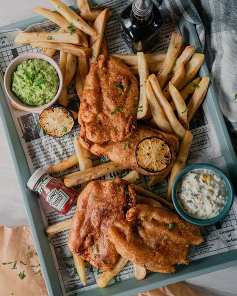 Beer-Battered Fish and Chips | The BEST Tartar Sauce Ever! | A Classic English Favorite — The Spice Odyssey Chunky Chips, Fried Chicken Burger, Mushy Peas, Beer Battered Fish, Bacon Mac And Cheese, Fish And Chip Shop, Bistro Food, Battered Fish, Beer Batter