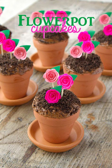 Flowerpot Cupcakes, chocolate devil's food cake baked in mini terracotta flower pots, topped with frosting, Oreo crumbs and pretty paper flowers to mimic flowerpots! - ThisSillyGirlsLife.com #FlowerpotCupcakes Cupcake Receptek, Dirt Cake Recipes, Minion Cupcakes, Dirt Cake, Torte Cupcake, Cupcakes Decorados, Devils Food Cake, Terracotta Flower Pots, Spring Desserts