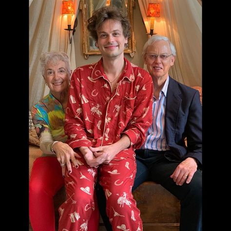 official matthew gray gubler on Instagram: “thank you all for the birthday wishes but thank you most of all to my parents for making me!” Dr Reid, Dr Spencer Reid, Ryan Guzman, Crimal Minds, Karl Urban, Travis Fimmel, Joe Manganiello, To My Parents, Matthew Gray