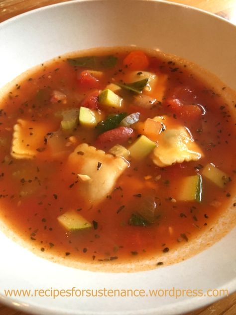 Ravioli Vegetable Soup, Mini Ravioli, Minestrone Soup, Pasta Noodles, Minestrone, Vegetable Soup, Tortellini, Ravioli, Food Food