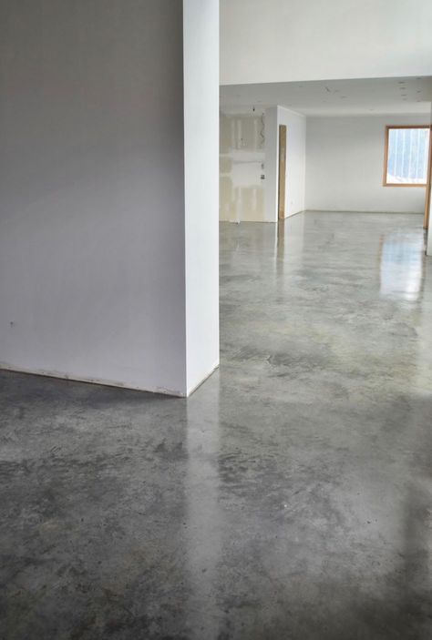 Decorative Concrete Floors, Decoration Beton, Concrete Flooring, Concrete Stained Floors, Floor Stain, Cork Flooring, Cement Floor, Basement Flooring, Stained Concrete