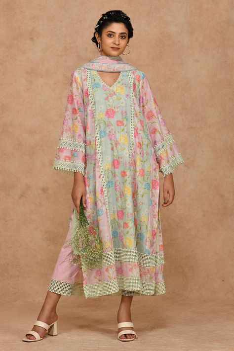 Buy Ekavira Pink Chanderi Printed Kurta Set Online | Aza Fashions Kalidar Kurta Pattern, Dreamy Palette, V Neck Kurta, Kurta Patterns, Kurta Set For Women, Textile Designer, Yellow Outfit, Simple Trendy Outfits, Fashion App