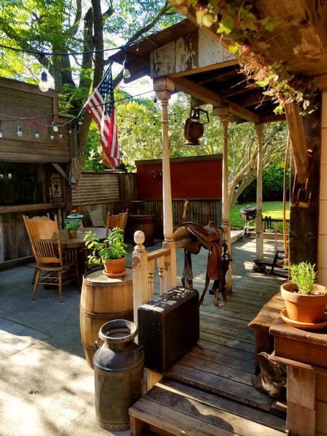 Western Backyard, Old West Decor, Country Patio, Backyard Sanctuary, Taco Stand, Backyard Studio, Western Town, Ranch Decor, Backyard Bar