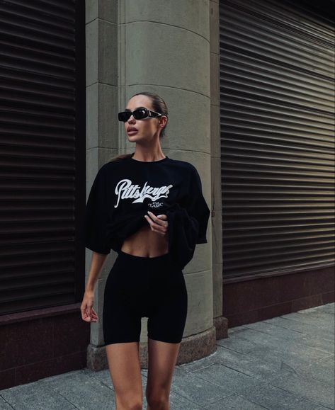 Alena Esipova, Urban Sport, Skandinavian Fashion, Looks Street Style, Online Fashion Store, Sporty And Rich, Body Inspiration, Sporty Outfits, Summer Fashion Outfits