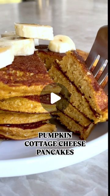 Elizabeth Moye on Instagram: "PUMPKIN COTTAGE CHEESE PANCAKES ✨
.
These pumpkin cottage cheese pancakes might be my new favorite fall breakfast recipe. They’re naturally high in protein thanks to the cottage cheese but also low in sugar and made with only whole food ingredients like oats, eggs, pumpkin, and spices. 🥞
.
Throw in the fact they’re made in a blender for easy clean up and I’m sold! Light, fluffy, filling, and they also freeze perfectly! 😃
.
Double the recipe because they’re going to be gone quicker than you think. See the recipe below and enjoy! 💜
.
.
— 1 cup oats
— 3/4 cup cottage cheese
— 2 eggs
— ¼ cup pumpkin
— 1/4 tsp salt
— 1 tsp vanilla
— 1 1/2 tsp baking powder
— 1/2 tsp cinnamon
— ½ tsp pumpkin pie spice
— 3 tbsp maple syrup
.
.
Full recipe on @hellospoonful blog wh Pumpkin Cottage Cheese Waffles, Cottage Cheese Oat Pancakes, Pumpkin Cottage Cheese Oat Pancakes, Oat Flour Cottage Cheese Pancakes, Pumpkin Cottage Cheese, Good Culture Cottage Cheese Pancakes, Pumpkin Cottage, Fall Recipes Breakfast, Cottage Cheese Pancakes