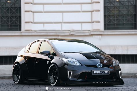 https://www.facebook.com/concoursdlemonsus/photos/a.491713574199530/3412634508774074 Toyota Prius Tuning, Toyota Prius Custom, Prius Custom, Prius 30, Prius Car, Wide Body Kits, Honda Jazz, Ae86, Car Projects