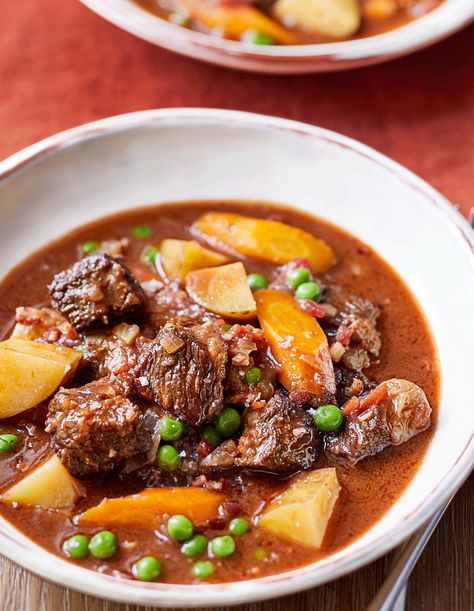 Ina Garten Shares a Beef Stew Recipe from Her New Cookbook Ultimate Beef Stew, Boneless Short Ribs, Classic Beef Stew, Ina Garten Recipes, Slow Cooked Lamb, Carrots And Potatoes, Vegetable Stew, Beef Stew Recipe, Professional Stylist