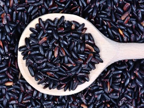 Black Rice Benefits Black Rice Benefits, Rice Benefits, Rice Nutrition Facts, Black Rice Recipe, Forbidden Rice, Whole Grain Rice, Healthy Rice, Health Hair, Fiber Rich Foods