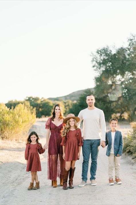 Pink And Red Family Photo Outfits, Family Photo Outfits Arizona, Red Dress Family Pictures, Burgundy Photoshoot Family, Fall Family Pictures Outfits Burgundy, Fall Family Photos Color Scheme Burgundy, Burgandy Family Picture Outfits, Red Family Photo Outfits, Fall Family Photos Red