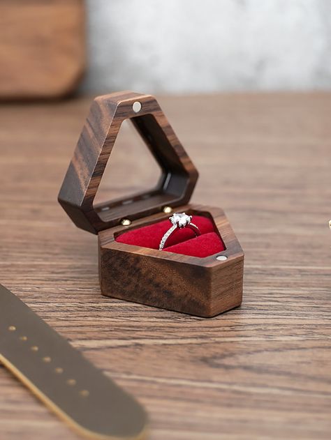 Wooden Gift Box Ideas, Wooden Jewelry Boxes Diy, Cnc Gifts, Wooden Gifts For Men, Wooden Engagement Ring Boxes, Wooden Box Diy, Jewelry Packaging Design, Wooden Rings Engagement, Wood Usb