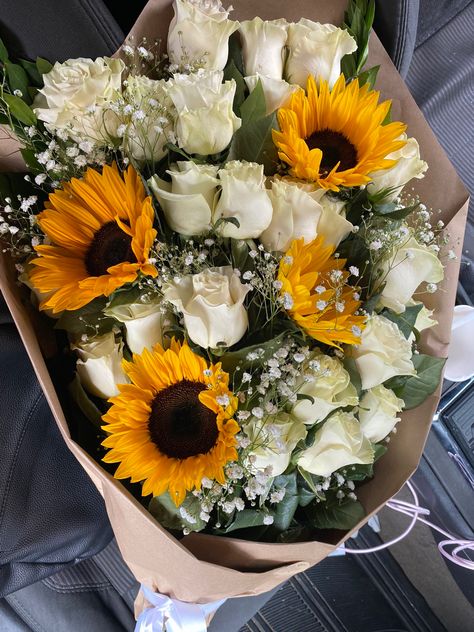 Boyfriend Got Me Flowers, Bouquet Of Flowers From Boyfriend, Flowers From Boyfriend, Flowers Bouquet Gift Boyfriends, Boyfriend Flowers, Pretty Bouquet Of Flowers, Prettiest Flowers, Bouquets Of Flowers, Luxury Flower Bouquets