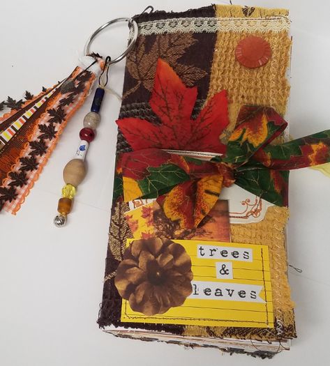 Thanksgiving Junk Journal Ideas, Fall Junk Journal Pages, Autumn Junk Journal Ideas, Fall Junk Journal Ideas, Autumn Journal Ideas, Autumn Junk Journal, Fall Junk Journal, Journal Autumn, Autumn Scrapbook