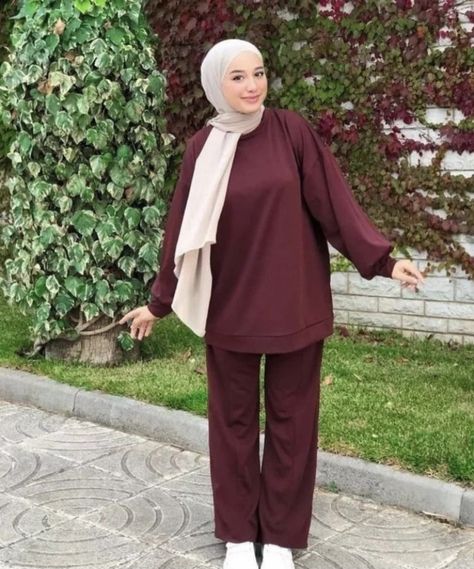 Dressy Fashion Outfits, Hijab Fashion Summer, Winter Ootd, Churidar Designs, Ootd Winter, Ghost Pictures, Dressy Fashion, Simple Dress, Hijabi Fashion