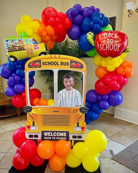 Back to School! 🍎✏️ #backtoschoolballoons #backtoschool #columbusgaballoons #ftbenning #fortbenning #supportourtroops #villagesofbenning… | Instagram Back To School Balloon Garland, Back To School Balloons, School Balloons, Balloon House, Back To School Party, Welcome Back To School, Support Our Troops, School Party, Diy Crafts Room Decor