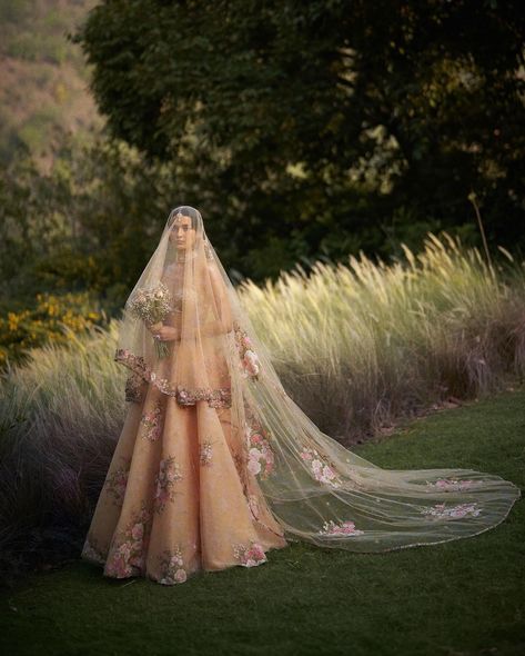 Sabyasachi (@sabyasachiofficial) • Instagram photos and videos Shadi Photography, Sabyasachi Dresses, Sabyasachi Collection, Couture 2024, Online Wedding Dress Shopping, Sabyasachi Bridal, Sabyasachi Mukherjee, Bridal Photography Poses, Bridal Lehengas