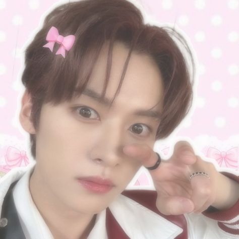 mine dont repost or copy 🎀 stray kids lee know minho cutecore coquette dollette icon Coquette Lee Know, Leeknow Coquette, Pink Lee Know, Cutecore Coquette, Pink Icons, Kids Groups, Lee Know Stray Kids, Boy Idols, Kids Board