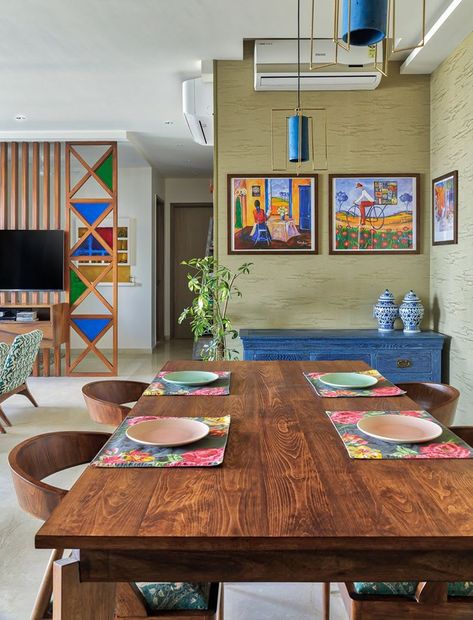 Round Dining Table Dining Room, Dining Room Furniture Layout, Indian Room, Colorful Room Decor, Indian Room Decor, Colourful Living Room Decor, India Home Decor, Indian Living Rooms, Indian Home Design