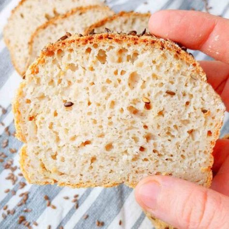 Learn how to make this 100% brown rice flour bread (gluten-free and vegan). Rice Bread Recipe, Brown Rice Bread, Millet Bread, Gluten Free Focaccia, Rice Flour Recipes, Gluten Bread, Rice Bread, Gluten Free Recipes Bread, Brown Rice Flour