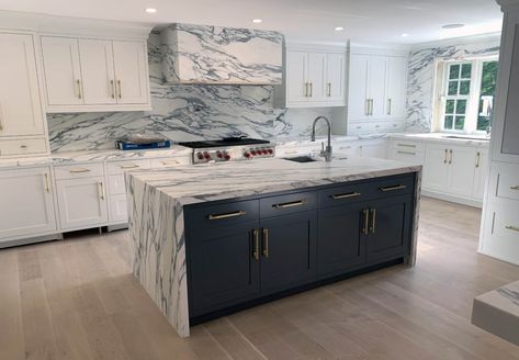 Arabescato Corchia - ABC Stone : ABC Stone Arabescato Corchia, Nyc Loft, Loft Kitchen, Future Kitchen, Blue Kitchens, Luxury Kitchens, Custom Kitchen, Custom Cabinets, Interior Inspo