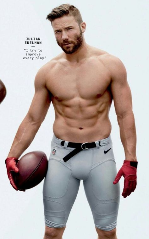 Julian Edelman Beard, Edelman Patriots, Hot Scottish Men, New England Patriots Football, Julian Edelman, Patriots Football, Sports Uniforms, Men In Uniform, Nfl Players